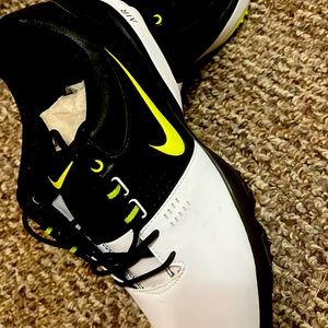 Never Worn NIKE Golf Shoes!